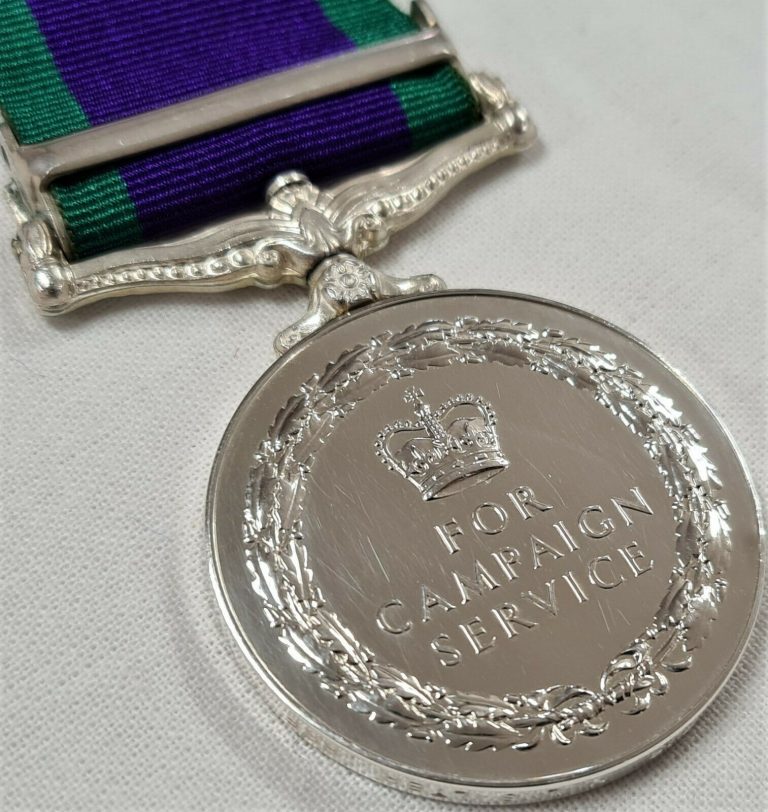 RARE KUWAIT ROYAL REGIMENT FUSILIERS POST WW2 BRITISH GENERAL SERVICE MEDAL - Image 9