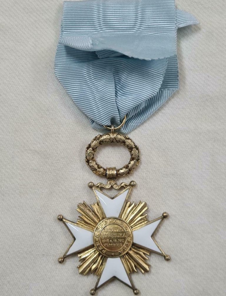 Rare Latvia Republic Order of the Three Stars large type medal - Image 5