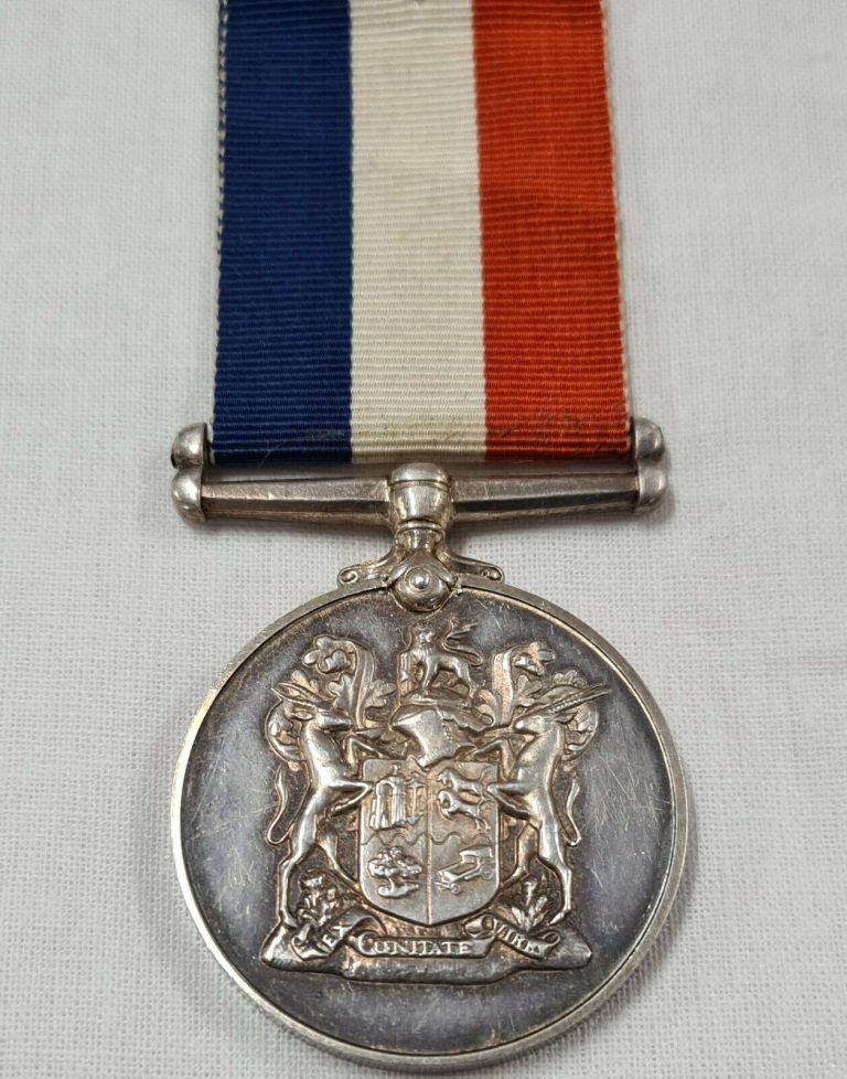 VINTAGE WW2 SOUTH AFRICA WAR SERVICE MEDAL 1939-1945 100% ORIGINAL 2 - Image 2