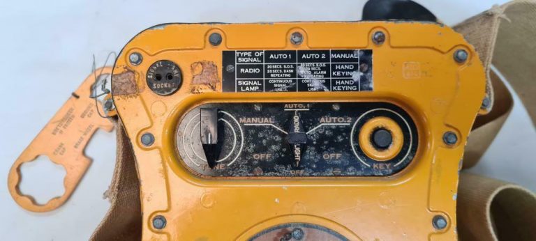 WW2 Korea Australian RAAF RAF Gibson Girl SCR578 survival radio transmitter - Image 2