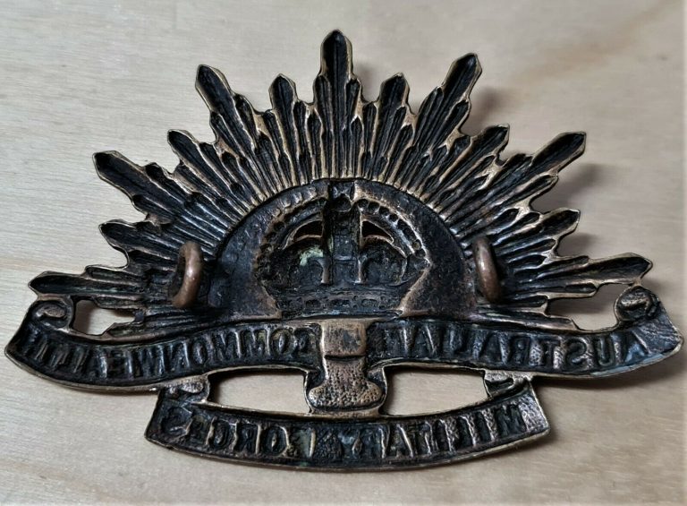 AUSTRALIAN ANZAC WW1 & WW2 RISING SUN UNIFORM HAT OR CAP BADGE STOKES - Image 4