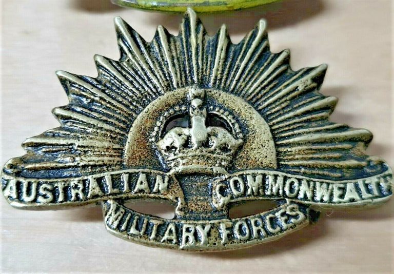 *SAND CAST* AUSTRALIAN ANZAC WW1 & WW2 RISING SUN UNIFORM COLLAR BADGE - Image 2