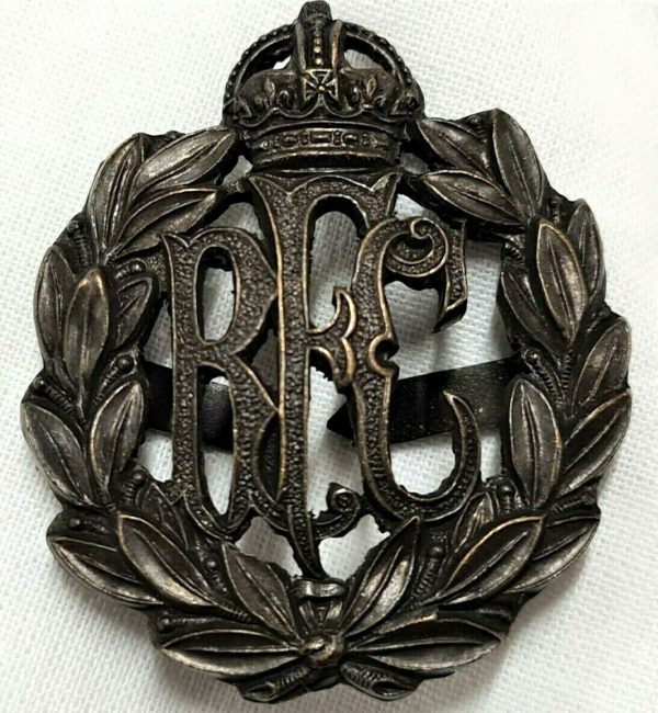 WW1 BRITISH ROYAL FLYING CORPS OFFICERS UNIFORM CAP BADGE RFC