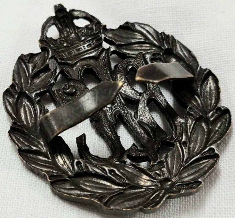 WW1 BRITISH ROYAL FLYING CORPS OFFICERS UNIFORM CAP BADGE RFC - Image 5