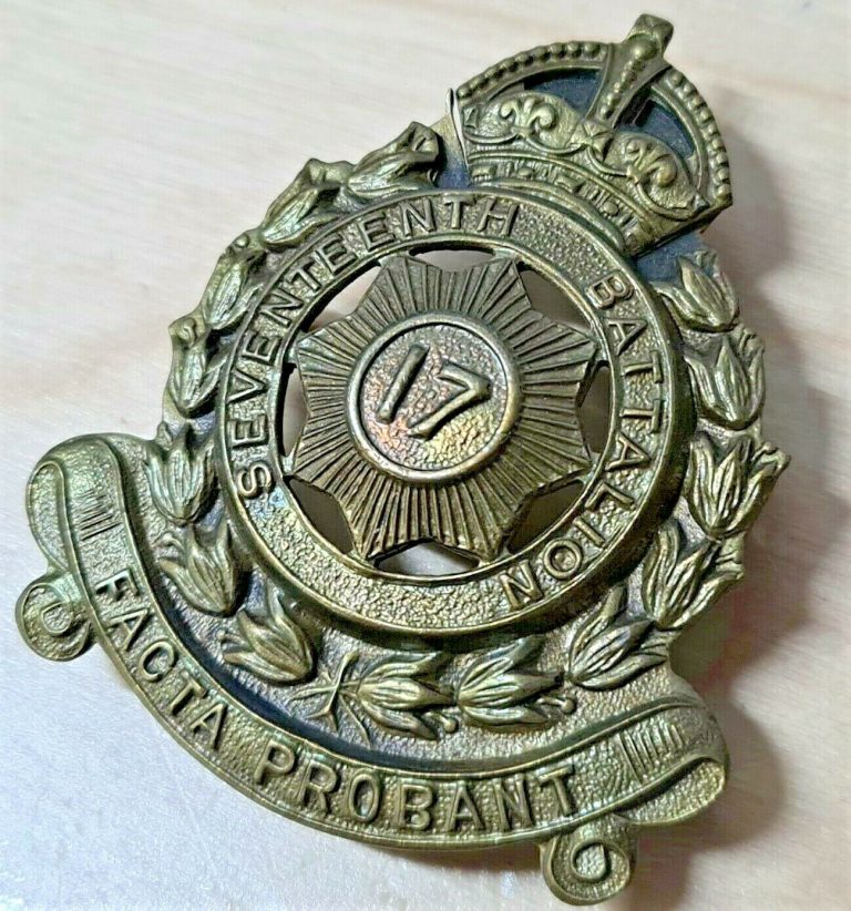 WW2 AUSTRALIAN ARMY 17TH BN 1930-42 UNIFORM CAP BADGE AIF NORTH SYDNEY REGIMENT - Image 2