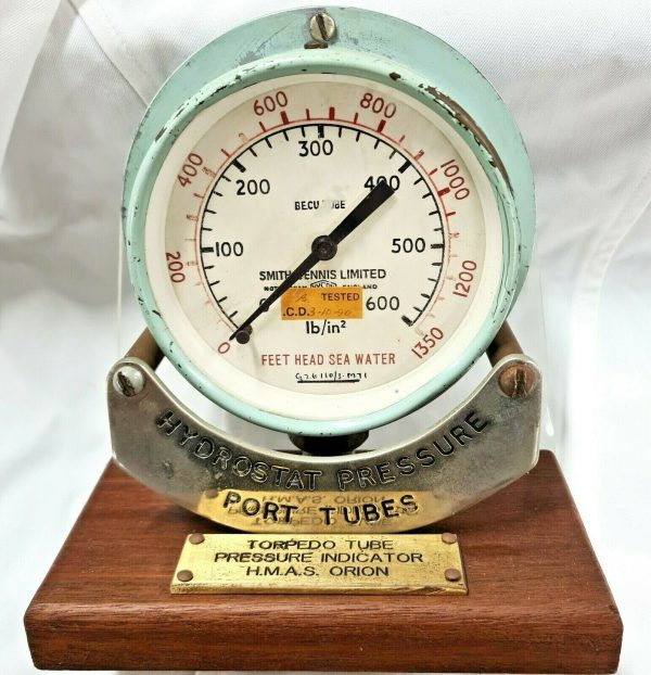 POST WW2 AUSTRALIAN NAVY SUBMARINE HMAS ORION METAL WOOD TORPEDO TUBE INDICATOR