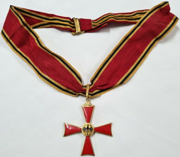 POST WW2 WEST GERMANY ORDER OF MERIT FEDERAL REPUBLIC COMMADNER CROSS MEDAL - Image 2