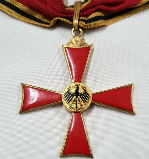 POST WW2 WEST GERMANY ORDER OF MERIT FEDERAL REPUBLIC COMMADNER CROSS MEDAL - Image 3