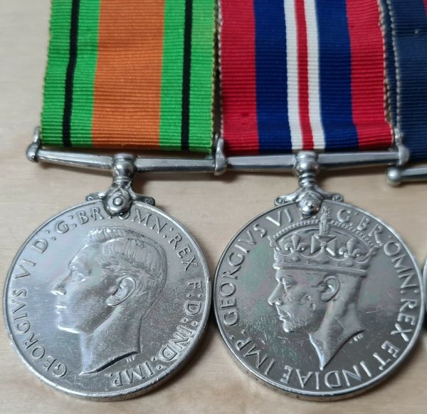 RAAF FLYING OFFICER CUMMINGS WW2 ROYAL AUSTRALIAN AIR FORCE MEDAL GROUP - Image 2