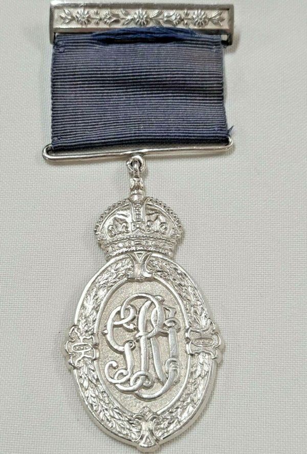 RARE BRITISH INDIA ORDER KAISAR-I-HIND GVIR MEDAL, 2ND CLASS, 2ND TYPE WW2 - Image 2