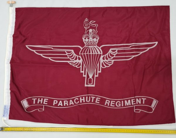 VINTAGE POST WW2 BRITISH ARMY PARACHUTE REGIMENT WALL FLAG #2