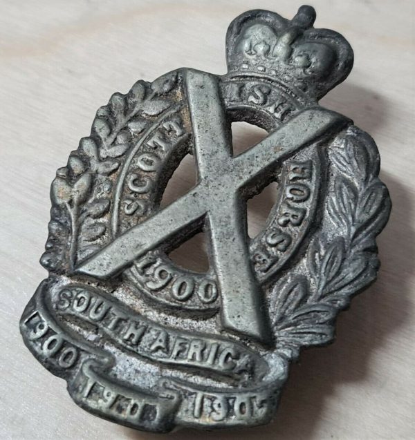 WW1 ERA CAST VINTAGE SCOTTISH HORSE UNIFORM CAP BADGE