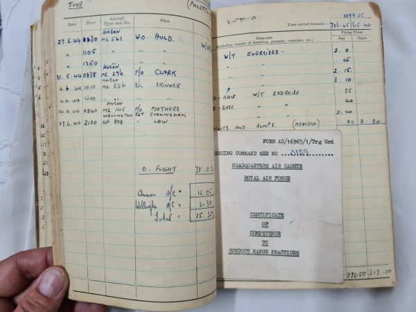 WW2 GREEK MILK RUN CYPRUS & CANAL ZONE MEDALS FLYING BOOK 1122367 F/O W DOVE RAF - Image 9