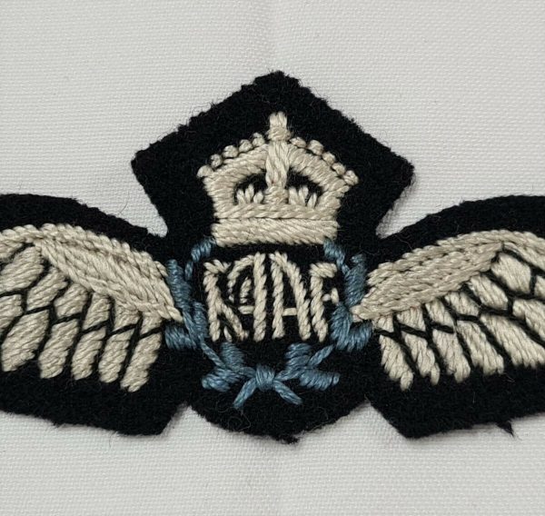 WW2 ROYAL AUSTRALIAN AIR FORCE WOVEN PILOT QUALIFICATION *RAAF* WINGS BADGE