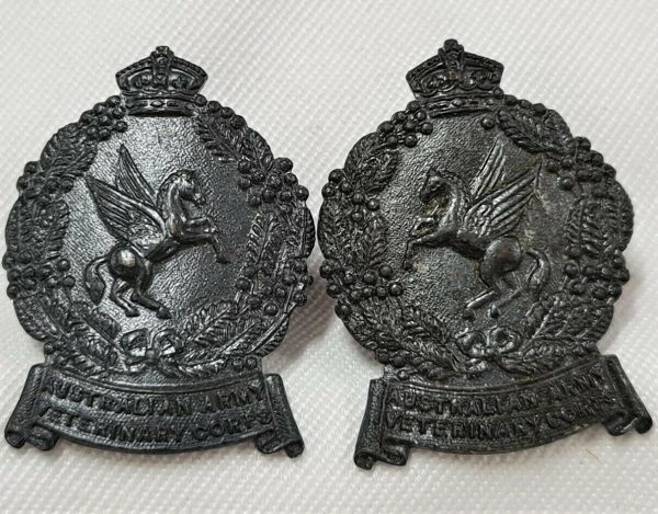 WW2 VINTAGE AUSTRALIAN ARMY VETERINARY CORPS AAVC 1930-42 UNIFORM BADGES AIF