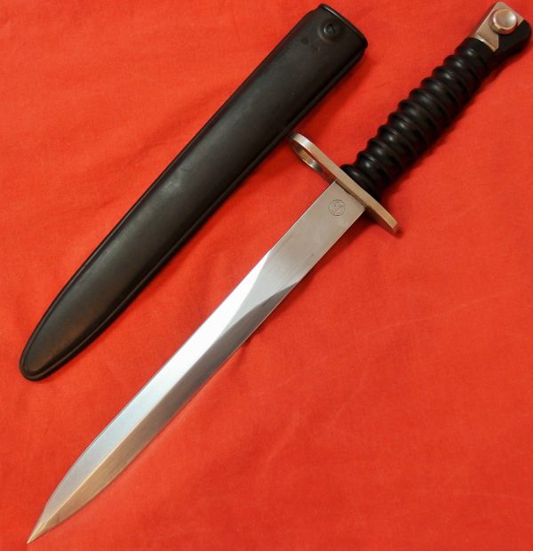 SWISS ARMY 1957 MODEL BAYONET & SCABBARD KNIFE - EXCELLENT CONDITION - Image 3