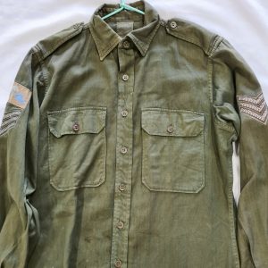 1959 DATED AUSTRALIAN ARMY UNIFORM SHIRT WITH PARACHUTE BADGE POST WW2