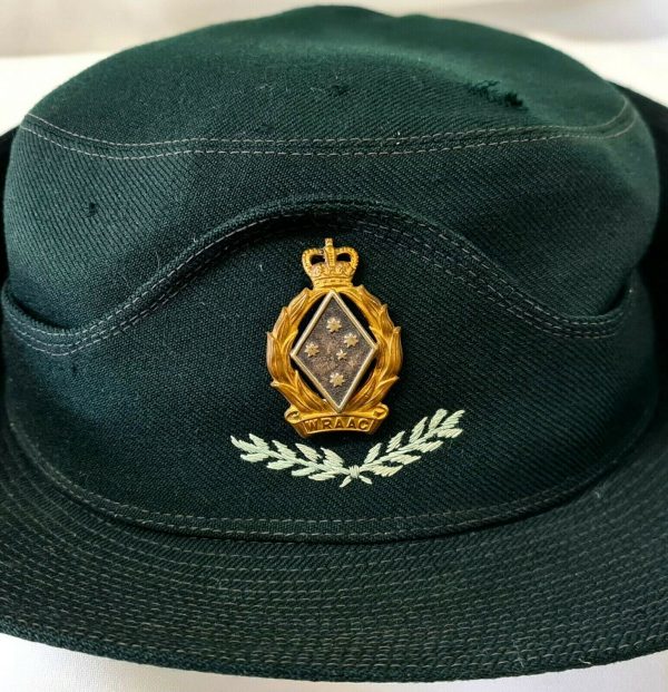 1960's ERA WOMEN'S ROYAL AUSTRALIAN ARMY CORPS WRAAC UNIFORM CAP HAT