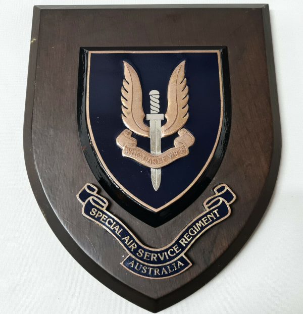 1970's ERA SPECIAL AIR SERVICE REGIMENT SASR AUSTRALIA ARMY WALL PLAQUE - Image 2