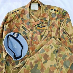 1990's ERA AUSTRALIAN ARMY AVIATION PILOT UNIFORM JACKET, PANTS & BERET W/ BADGE