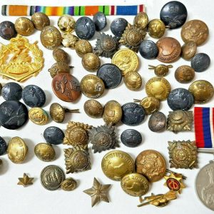 WW2 AUSTRALIAN AIF UNIFORM BUTTONS COLOUR MEDALS BARS BADGE LOT