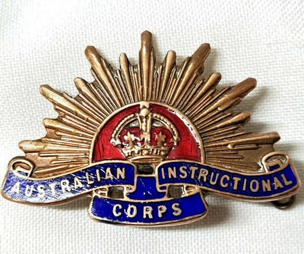 AUSTRALIAN INSTRUCTIONAL CORPS ARMY RISING SUN UNIFORM COLLAR BADGE