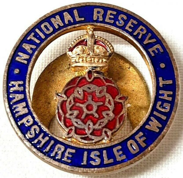 WW1 - WW2 BRITISH ARMY NATIONAL RESERVE HAMPSHIRE ISLE OF WIGHT LAPEL BADGE