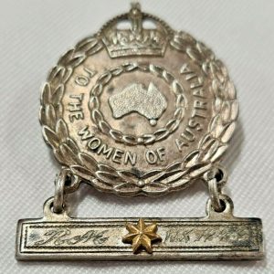 NAMED WX12462 WW2 AUSTRALIAN MOTHER’S & WOMEN’S RELATIVES SON IN SERVICE BADGE