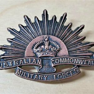 OVAL LUGS AUSTRALIAN ANZAC WW1 & WW2 RISING SUN UNIFORM COLLAR BADGE