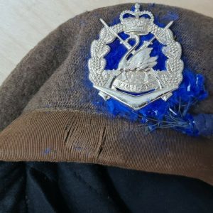 POST WW2 AUSTRALIA ARMY RWAR UNIFORM WOOL BERET BONNET WITH CAP BADGE 16 BN