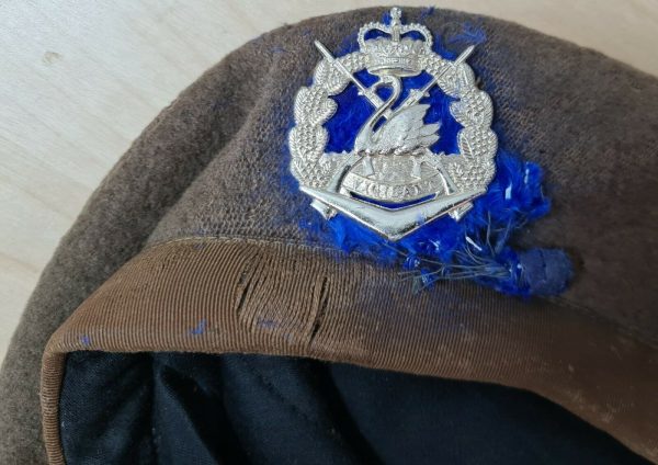 POST WW2 AUSTRALIA ARMY RWAR UNIFORM WOOL BERET BONNET WITH CAP BADGE 16 BN