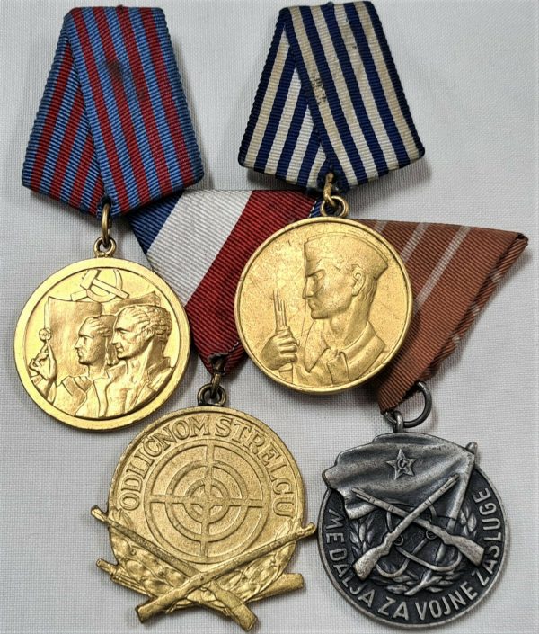 POST WW2 CCCP YUGOSLAVIA ARMY SET OF MILITARY MEDALS - Image 2