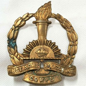 POST WW2 VINTAGE 1948-53 AUSTRALIAN ARMY EDUCATION CORPS UNIFORM CAP BADGE CMF