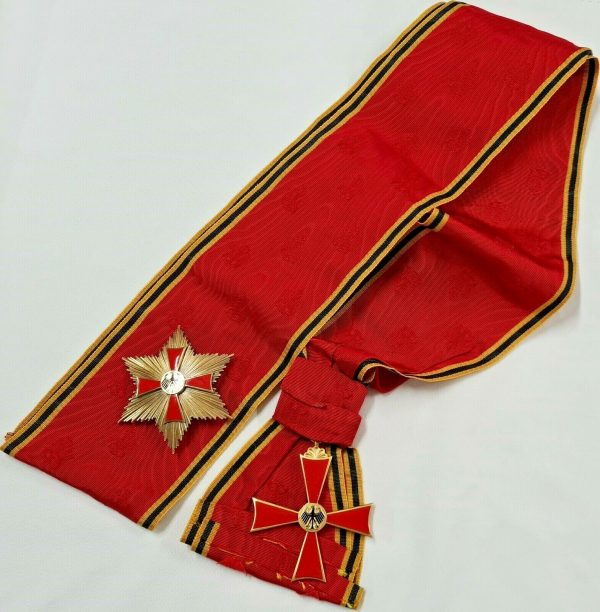 POST WW2 WEST GERMANY ORDER OF MERIT FEDERAL REPUBLIC GRAND CROSS MEDAL & BADGE - Image 2