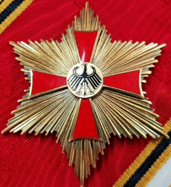 POST WW2 WEST GERMANY ORDER OF MERIT FEDERAL REPUBLIC GRAND CROSS MEDAL & BADGE - Image 4