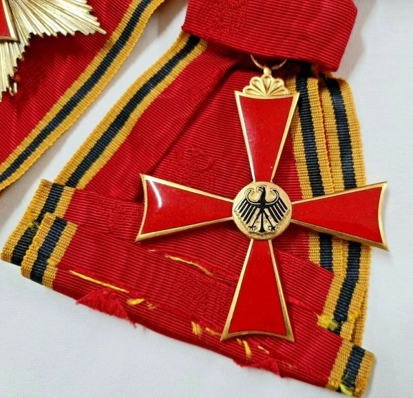 POST WW2 WEST GERMANY ORDER OF MERIT FEDERAL REPUBLIC GRAND CROSS MEDAL & BADGE - Image 5