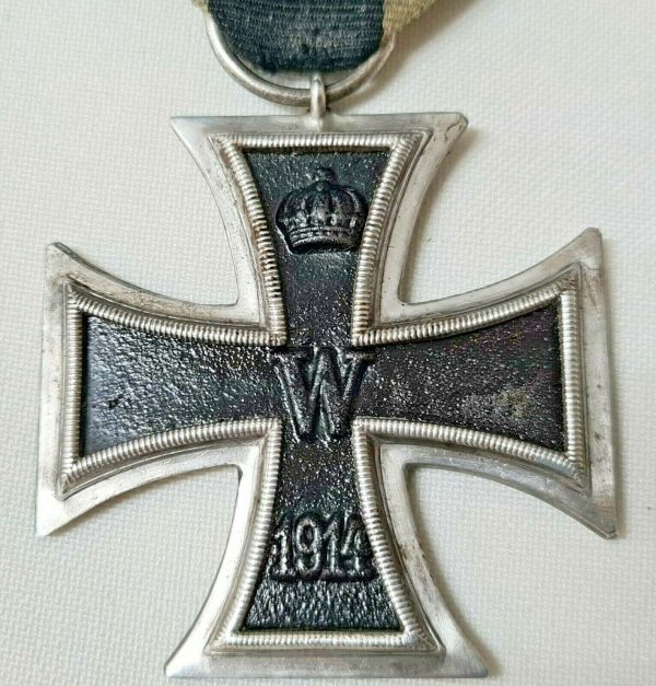 R.W. STAMPED WW1 GERMAN ARMY SERVICE MEDAL IRON CROSS FOR BRAVERY