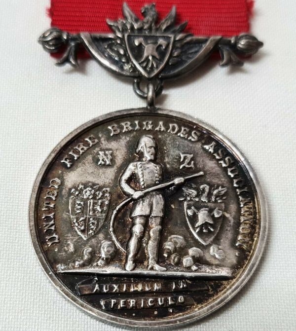 RARE NEW ZEALAND UNITED FIRE BRIGADES ASSOCIATION LONG SERVICE MEDAL TITAHI BAY