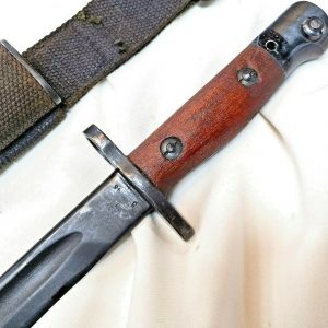 RARE WW2 OWEN GUN BAYONET AUSTRALIA 1945 DATED NEAR MINT CONDITION SCABBARD FROG