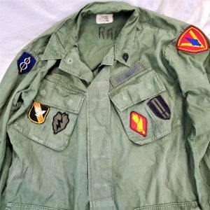 US VIETNAM WAR GREEN JACKET WITH SELECTION PATCHES & INSIGNIA