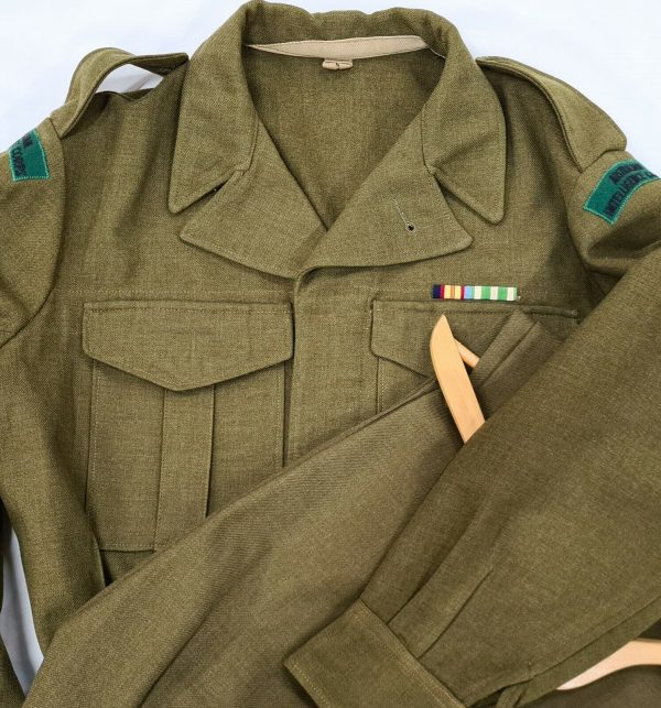 VIETNAM WAR AUSTRALIAN ARMY WOOL UNIFORM JACKET WITH PATCHES & PANTS INTELLIGENCE CORPS