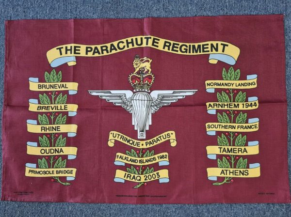 VINTAGE POST WW2 BRITISH ARMY PARACHUTE REGIMENT SMALL WALL FLAG