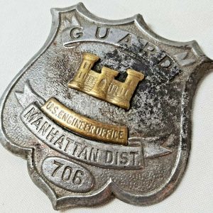 VINTAGE US ENGINEER OFFICE MANHATTAN DISTRICT GUARD UNIFORM BADGE