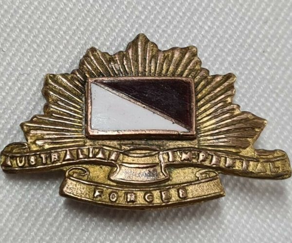 WW1 VINTAGE AUSTRALIAN 1st FIELD AMBULANCE RISING SUN SWEET HEART BADGE MEDAL