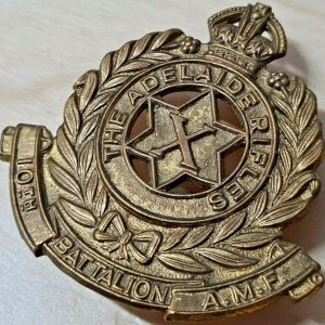 WW2 AUSTRALIAN ARMY 10TH BN 1930-42 UNIFORM CAP BADGE AIF ADELAIDE RIFLES