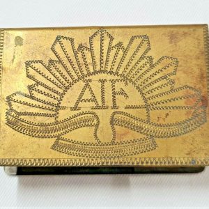 WW2 VINTAGE AUSTRALIAN ARMY MATCH SAFE CASE WITH RISING SUN BADGE AIF