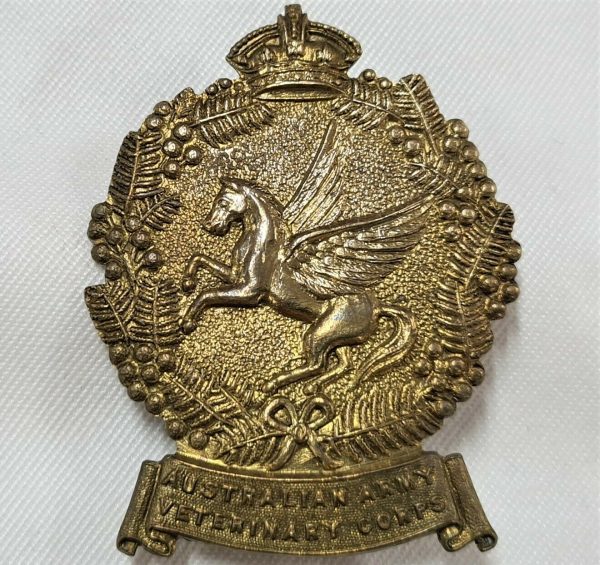 WW2 VINTAGE AUSTRALIAN ARMY VETERINARY CORPS AAVC 1930-42 UNIFORM CAP BADGE AIF