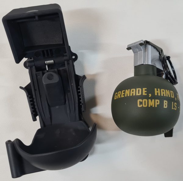 REPLICA M26 FRAG GRENADE WITH HOLDER BLACK