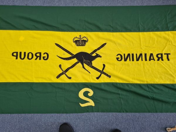 1970's ERA AUSTRALIAN ARMY 2ND TRAINING GROUP UNIT FLAG - Image 4