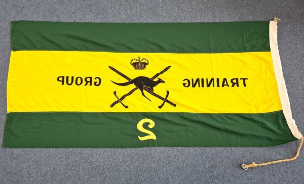 1970's ERA AUSTRALIAN ARMY 2ND TRAINING GROUP UNIT FLAG - Image 3